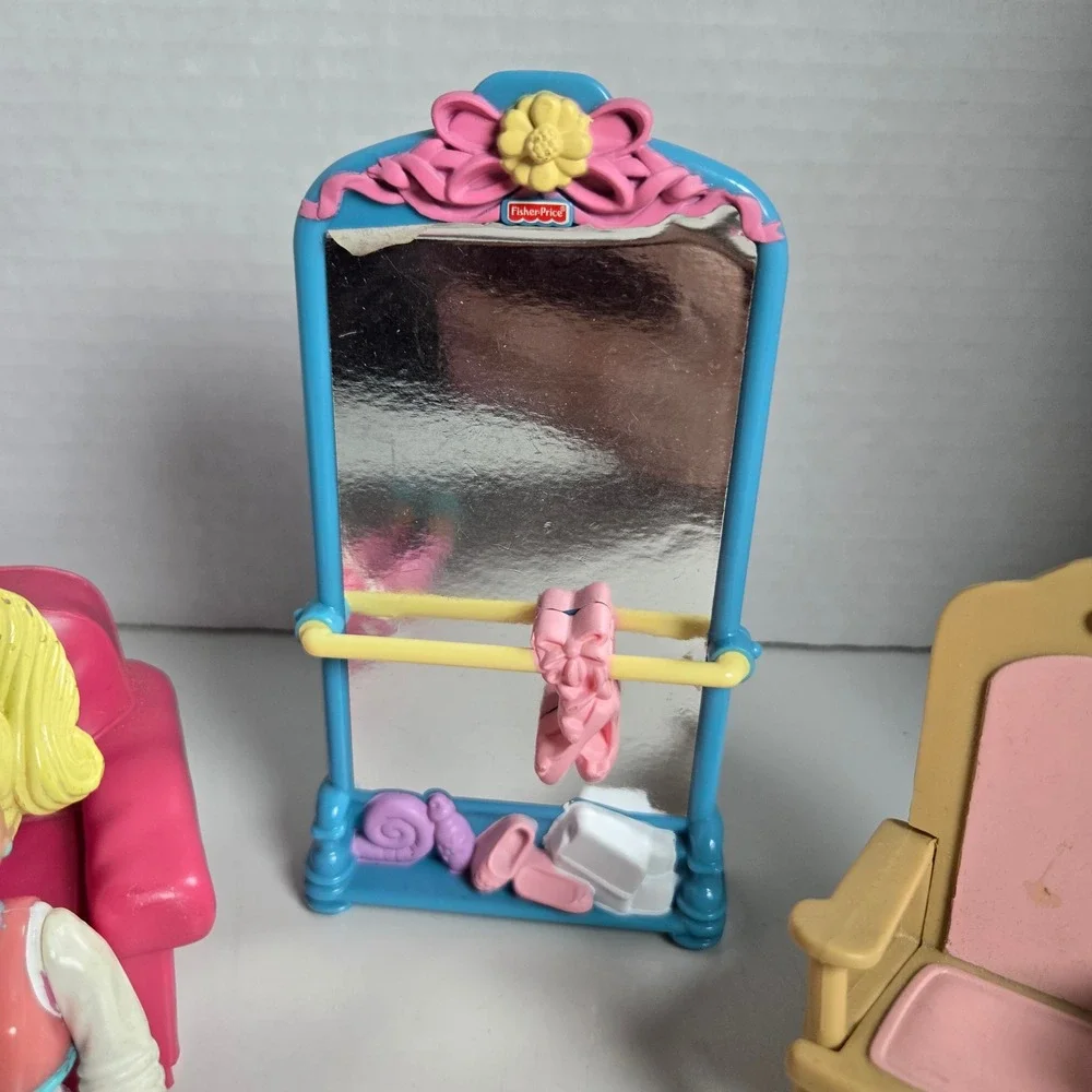 Fisher Price 90s Loving Family Lot of 4 Dollhouse Furniture Doll Blonde Girl